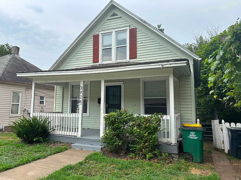 3928 Highland Ave — Photo 1