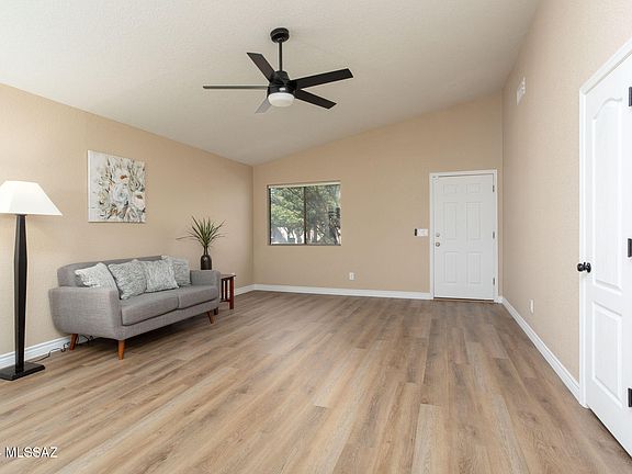 4th image of 2527 W Cezanne Cir
