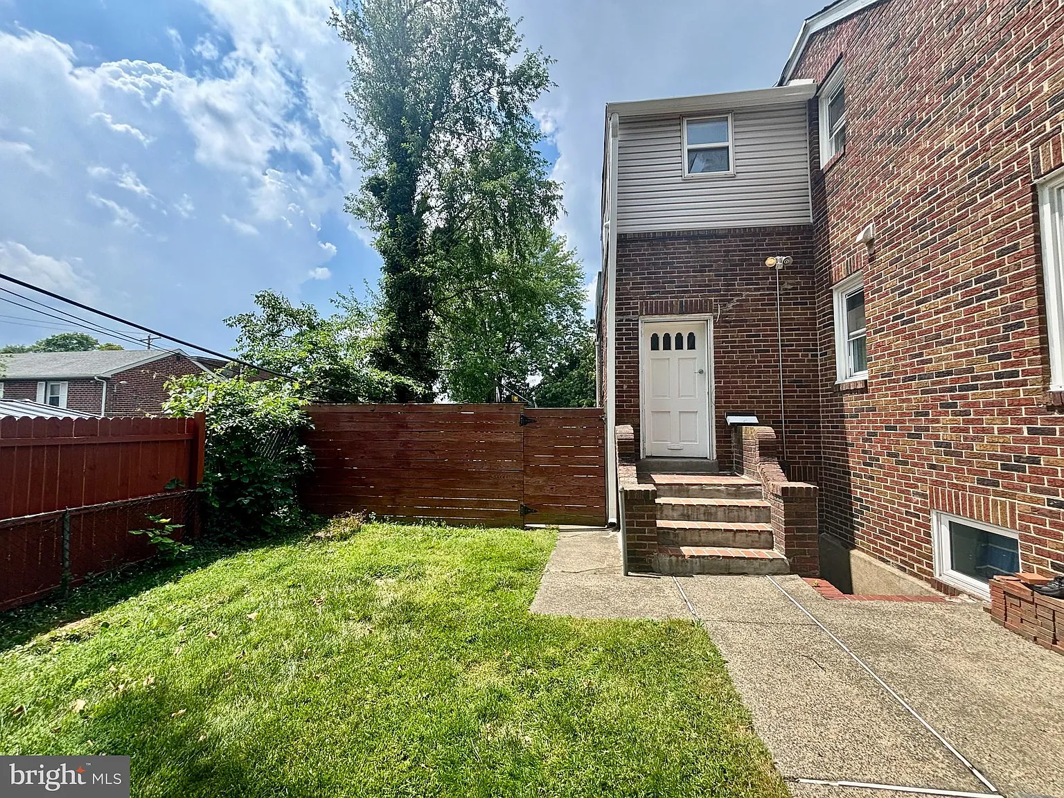 2 bed, 2966 sqft, $1,600 — Photo 1