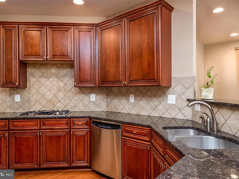2123 Split Creek Ln — Photo 10