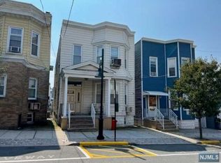 819 16th St, Union City, NJ 07087