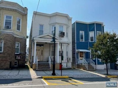 819 16th St, Union City, NJ, 07087