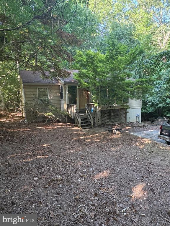 12724 Ranch Ln, Lusby, MD - View 2