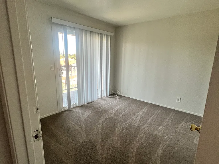 1959 Chestnut Ave #302 — Photo 25