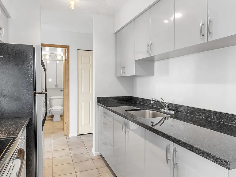 1026 Queens Ave #503 — Photo 9