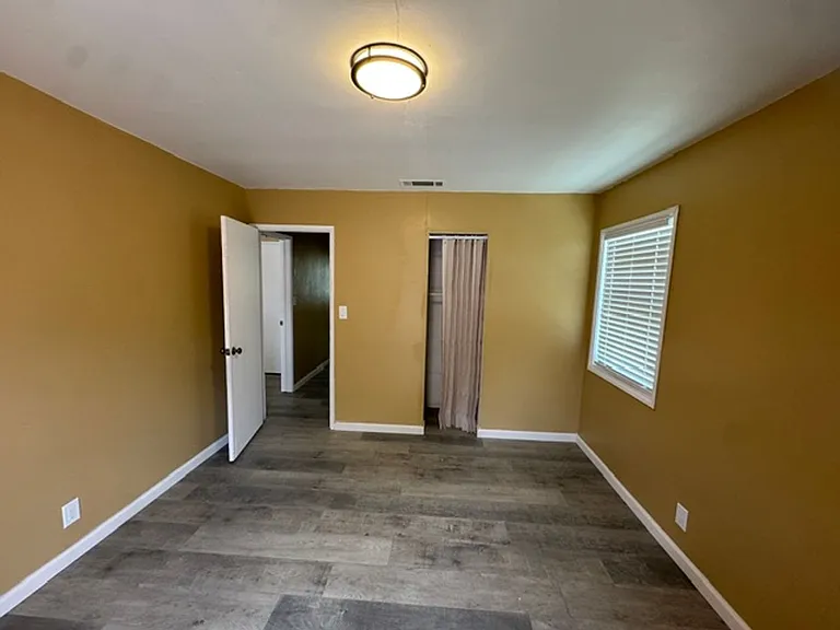 419 Angela Way — Photo 12