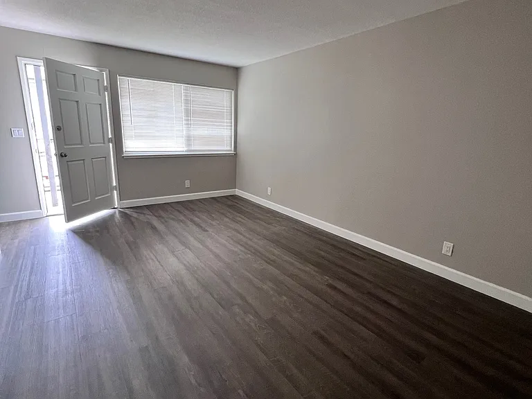 826 Farm Dr #2 — Photo 5