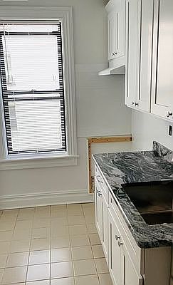 5th image of 2832 44th St APT 32
