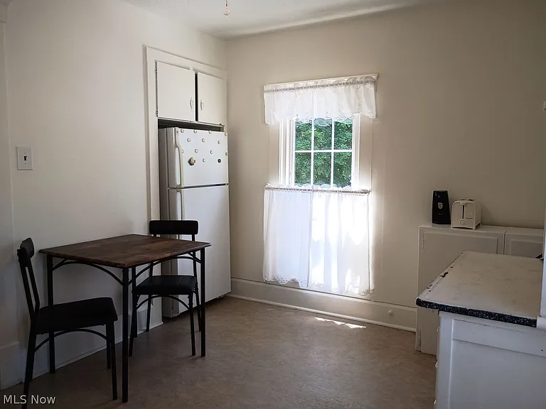 238 Howe St #UP — Photo 4