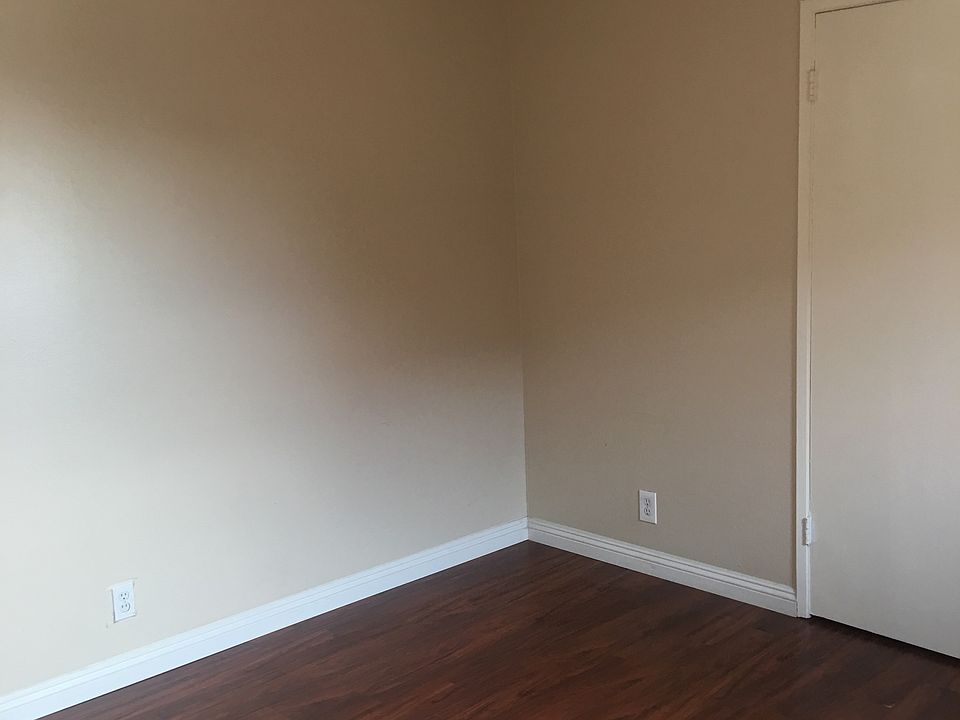1st image of 228 Hillcrest Dr