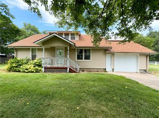 615 E Monroe Ave, Garnett, KS 66032