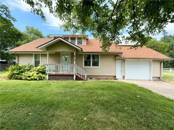 615 E Monroe Ave, Garnett, KS 66032