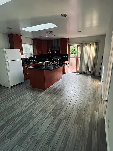 117 E Hillsdale Blvd #B Photo 1