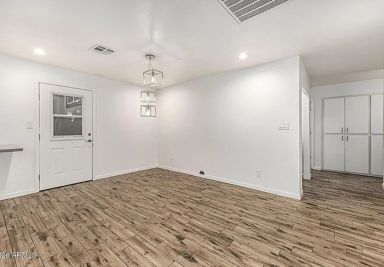937 N 85th St — Photo 20