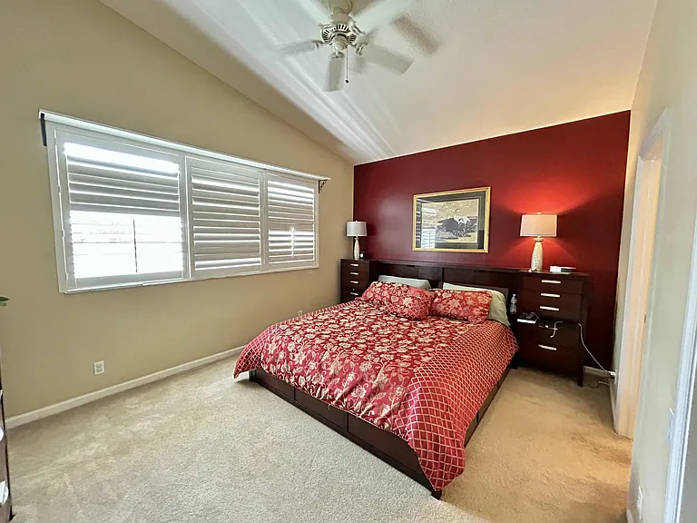 360 NW Shoreline Cir — Photo 6