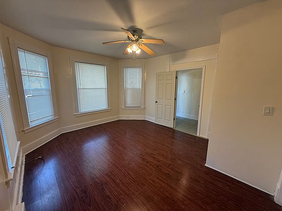 4th image of 215 Woodlawn Ter #1