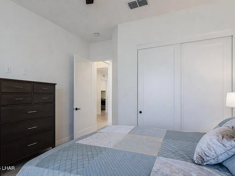 1631 E Laurel Dr — Photo 29