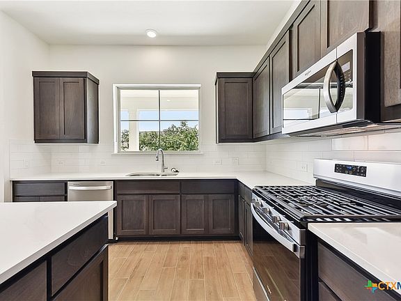5th image of 139 Stewart Dr #101