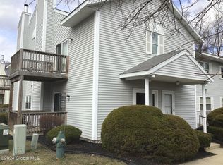 801 Greenwich Dr, Albany, NY 12203