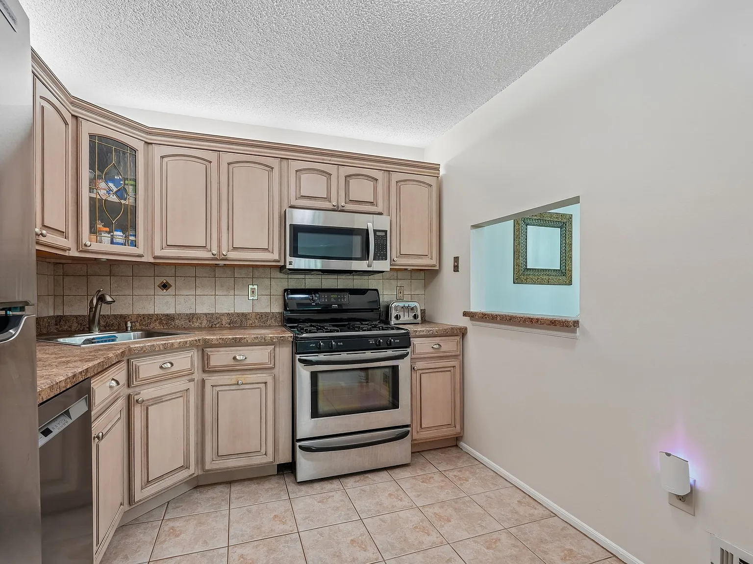 2 bed, 1108 sqft, $2,900 — Photo 3