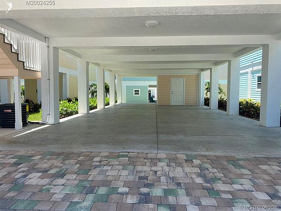 3rd image of 250 NE Ebbtide Way