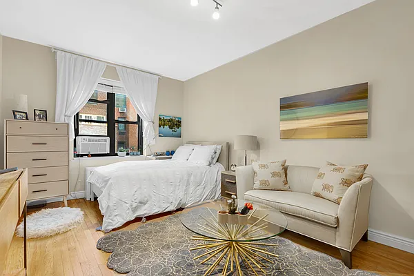 Rented by Compass | media 7