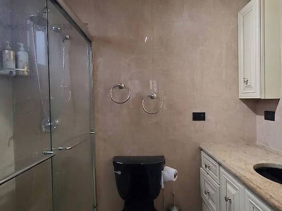 4th image of 2 Bay Club Dr APT 8W