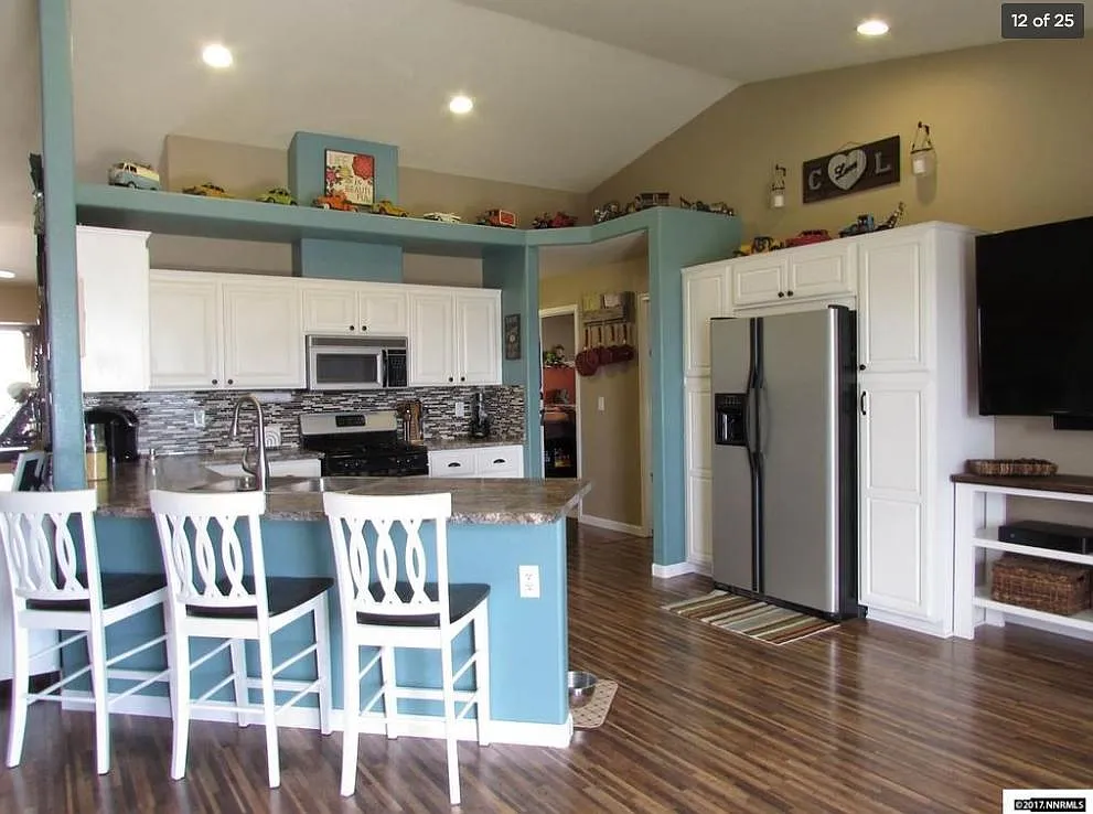 4 bed, 1656 sqft, $2,400 — Photo 4