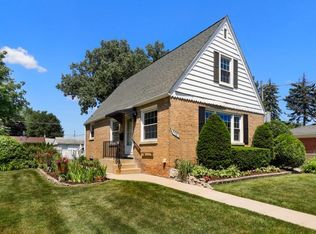 7932 Linder Ave, Morton Grove, IL 60053
