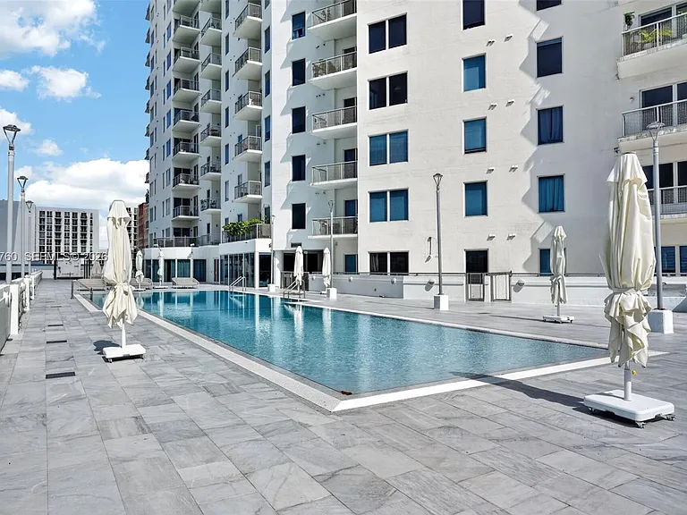 10 SW South River Dr #910 — Photo 24