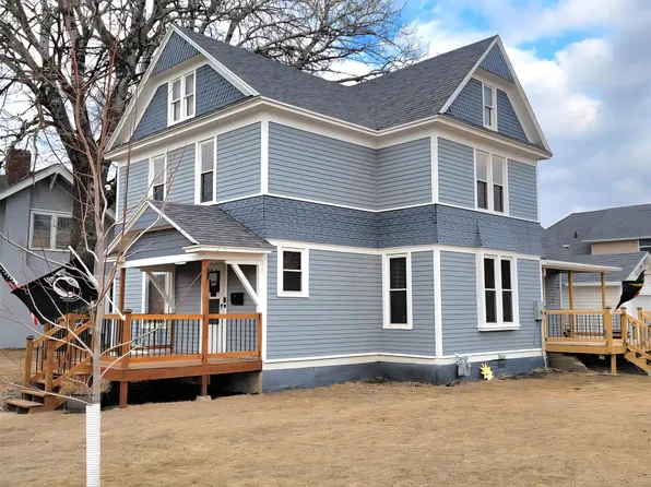 419 S Wind St, Flandreau, SD 57028