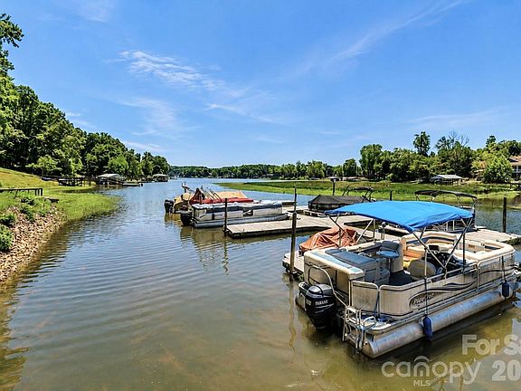 4th image of 105 Lake Top Ln