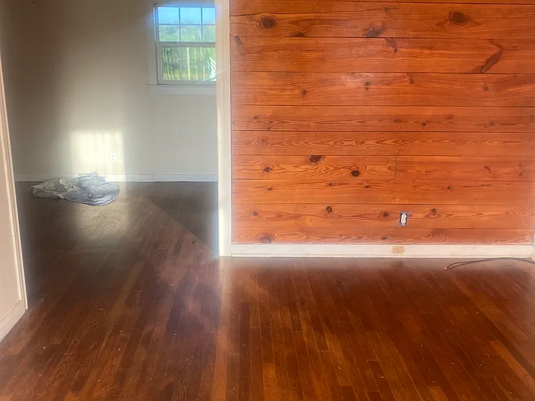 79 Sandra Ln — Photo 2