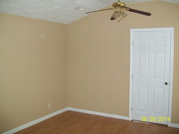 3rd image of 6117 Woodbury Pike