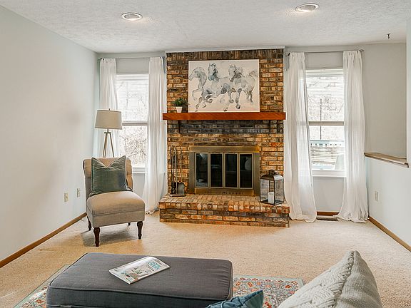 4th image of 5392 Woodville Ct