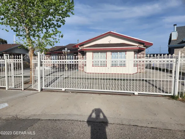 100 Lago Grande Dr, Horizon City, TX 79928