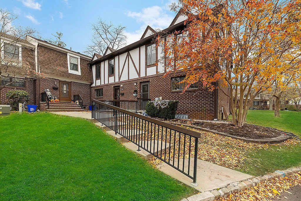 46 Dorchester Ct #46 photo 1
