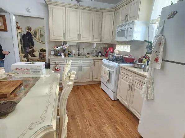 9762 Corona Avenue, Corona, NY 11368