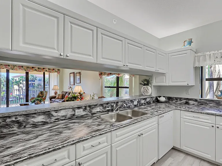 800 Uno Lago Dr #305 — Photo 8