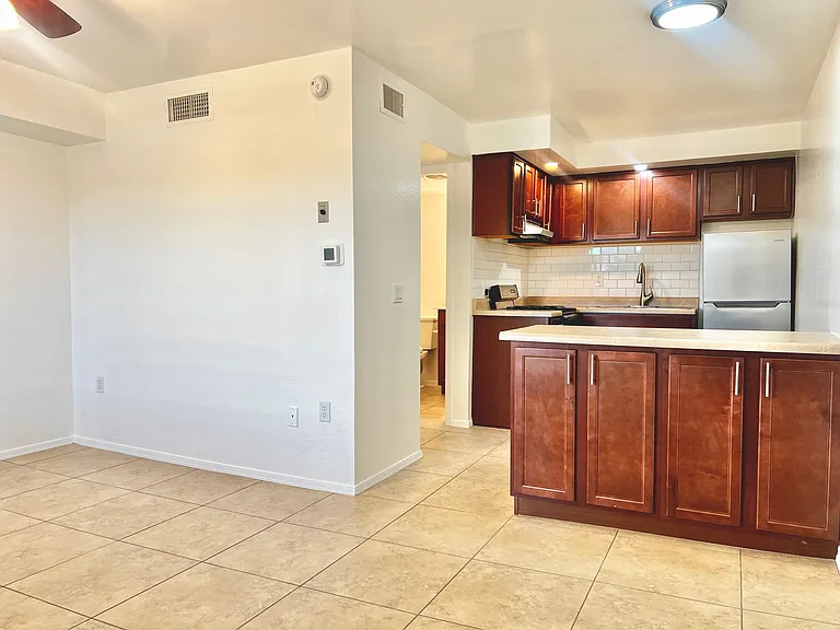 Apache Lofts — Photo 14