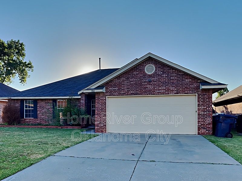 1st image of 704 Tumbleweed Dr
