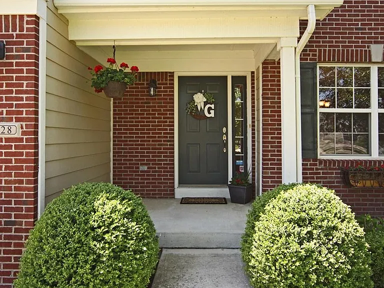 13628 Stanford Dr — Photo 3