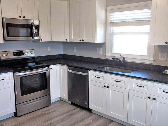 2nd image of 160 Ledge St #160A