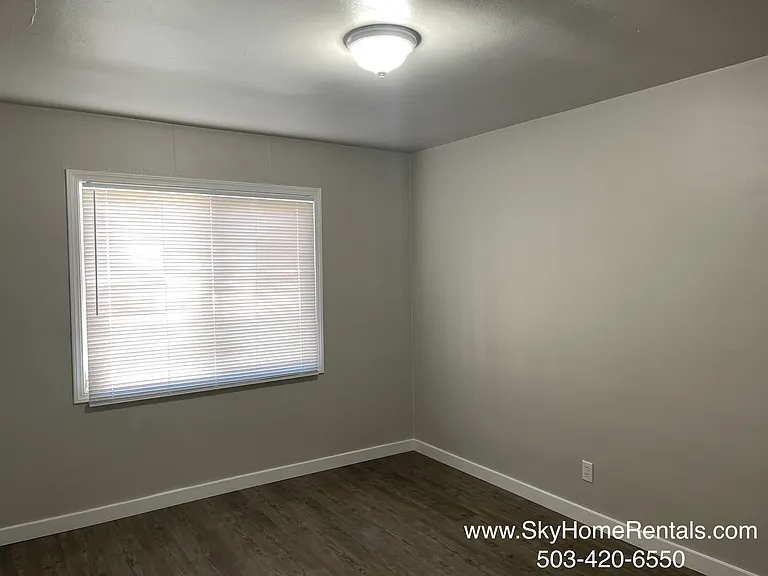 822 14th St NE — Photo 8