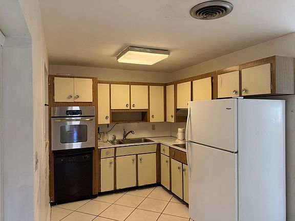 5th image of 5969 Pine Court