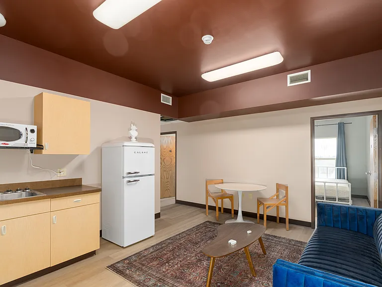 Brewster Hall — Photo 13