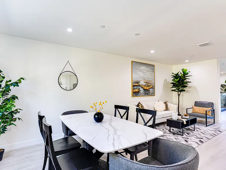 1012 S Mollison Ave — Photo 13
