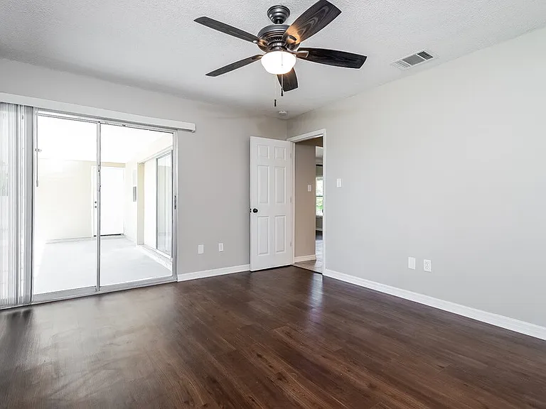 8277 Chesebro Ave — Photo 7