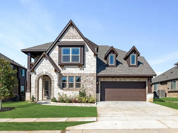 221 Comanche Trl, Alvarado, TX 76009