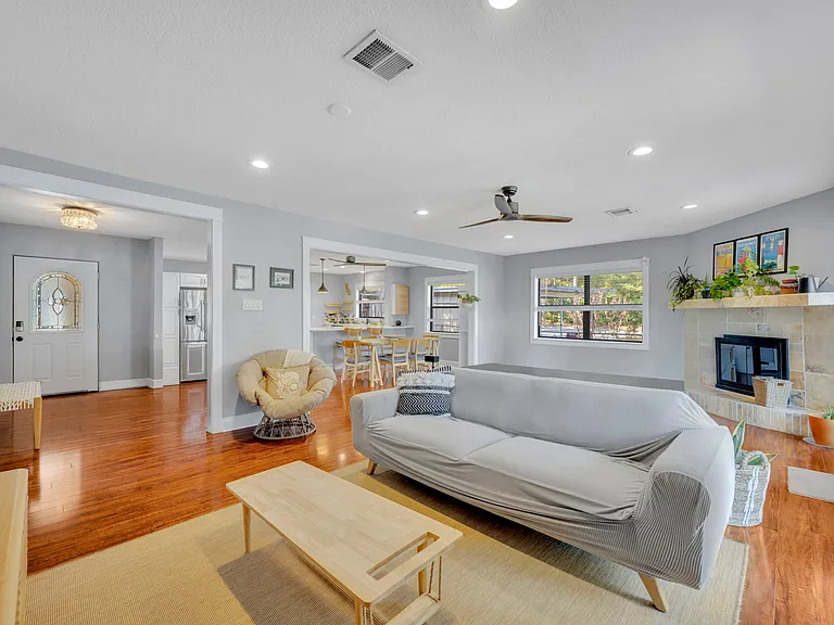 1081 Lake Weldona Dr — Photo 10